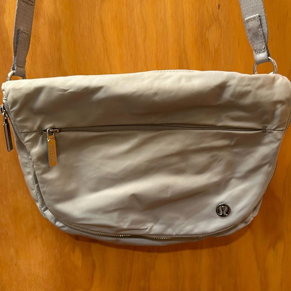Lululemon all night festival bag.